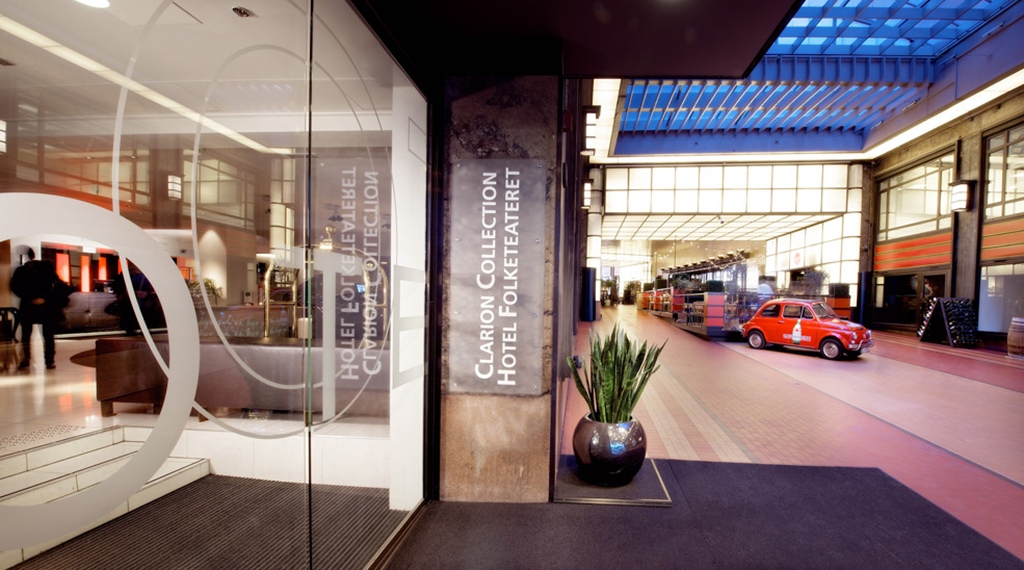 entrance-folketeateret-hotel-oslo.jpg