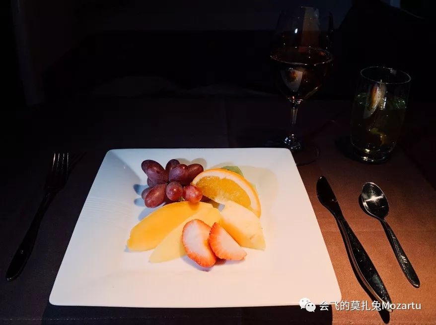japan-airlines-first-class-review-jl1-jl2-37